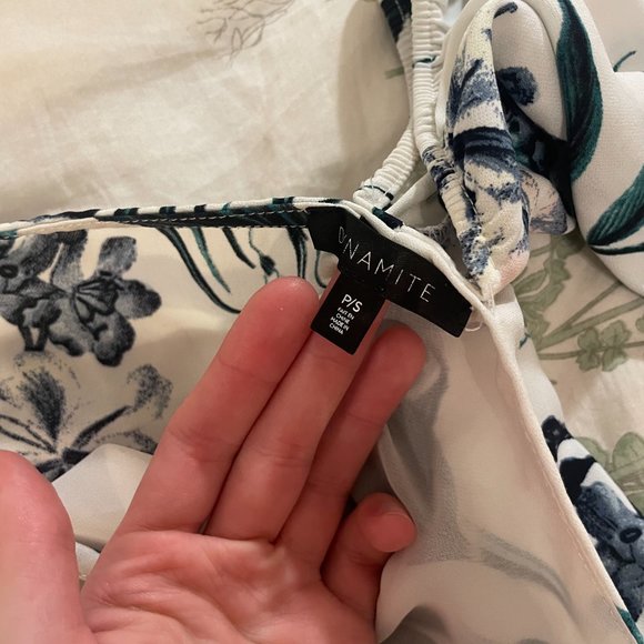 Off the shoulder tropical white and green blouse with bell sleeves! - Picture 11 of 12